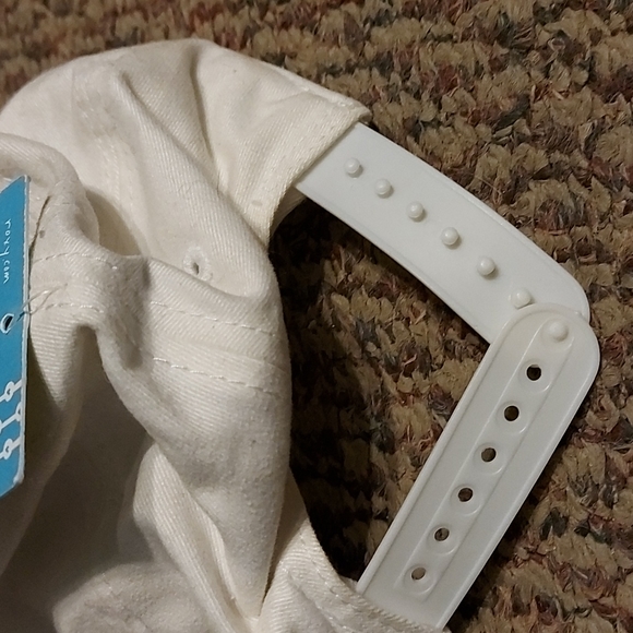 Roxy ball cap - Picture 3 of 5